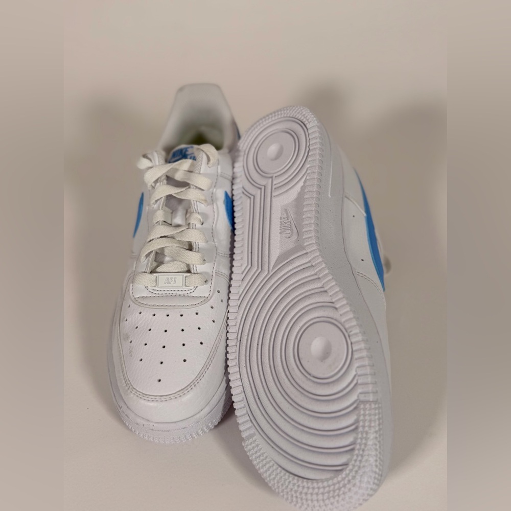 NWOT NIKE AIR FORCE 1 '07 Women – White/University Blue-white-volt - Picture 8 of 8